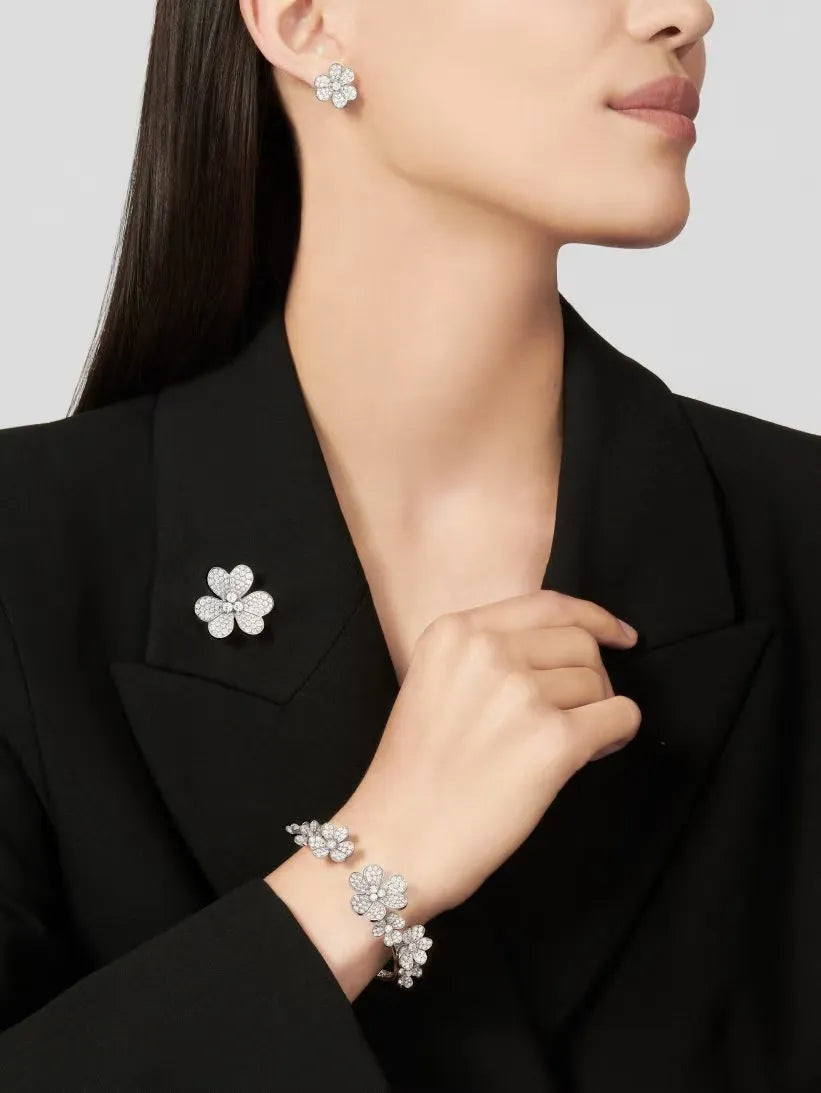 Frivole Flower Bracelet Elegant Medium Design