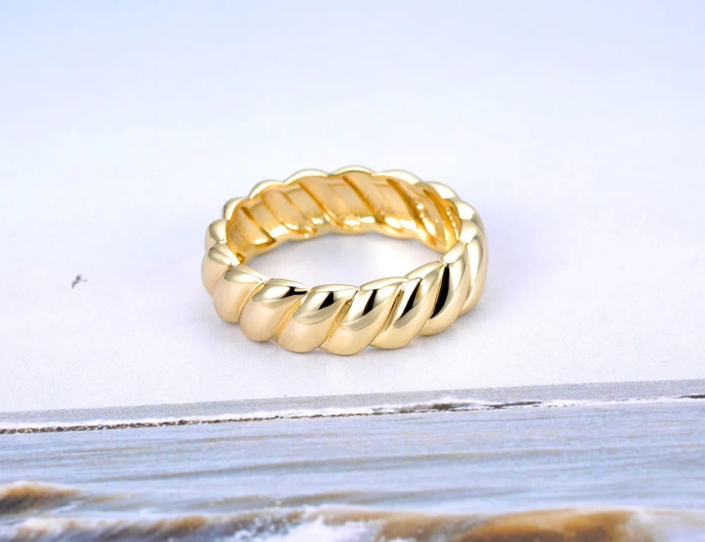 Crew Ring