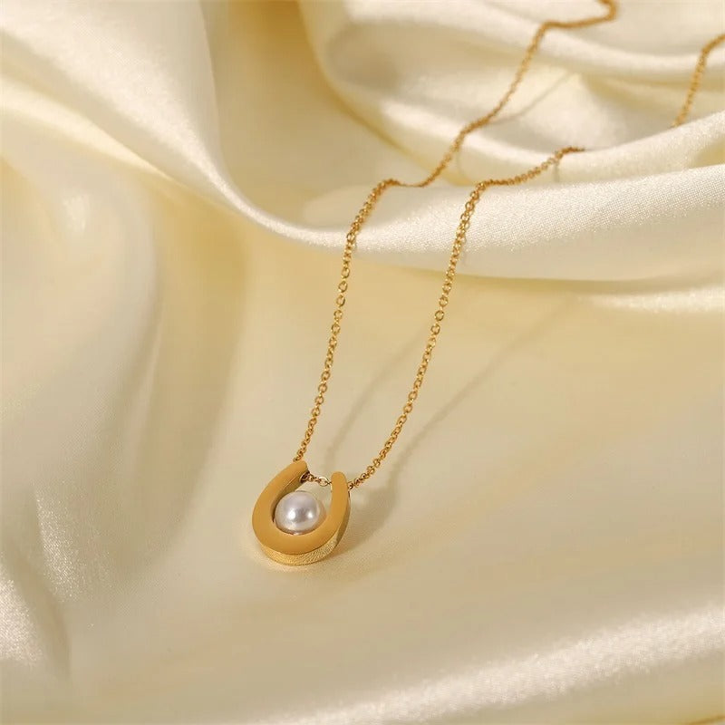 U Shape Pendant