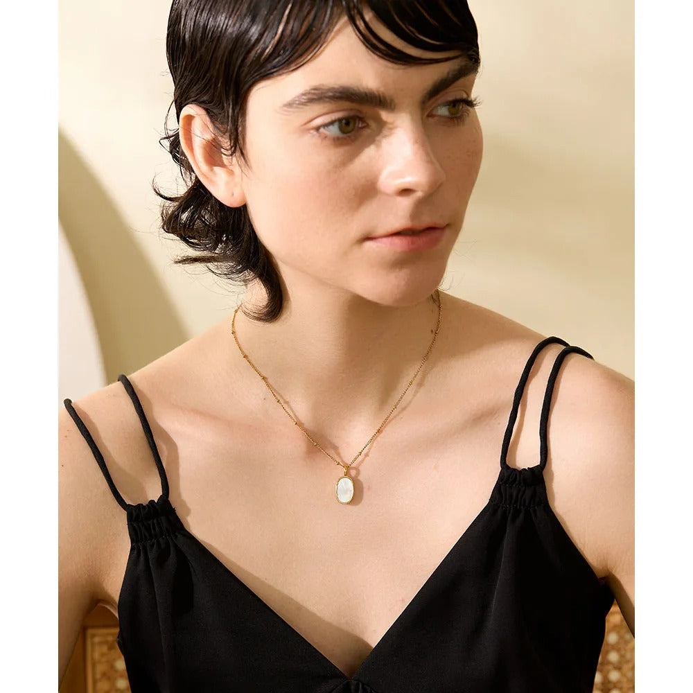 0 Shape ecklace