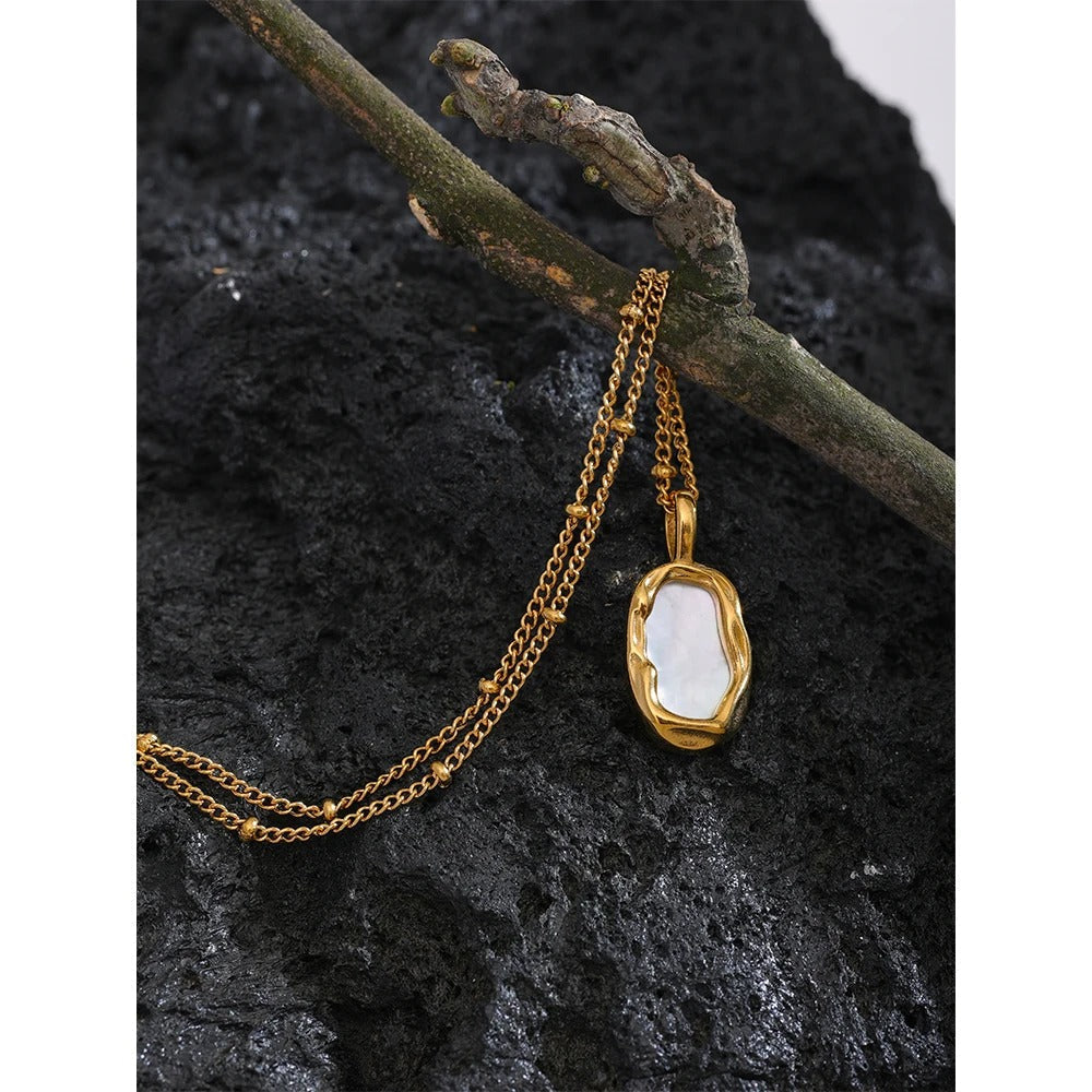 0 Shape ecklace