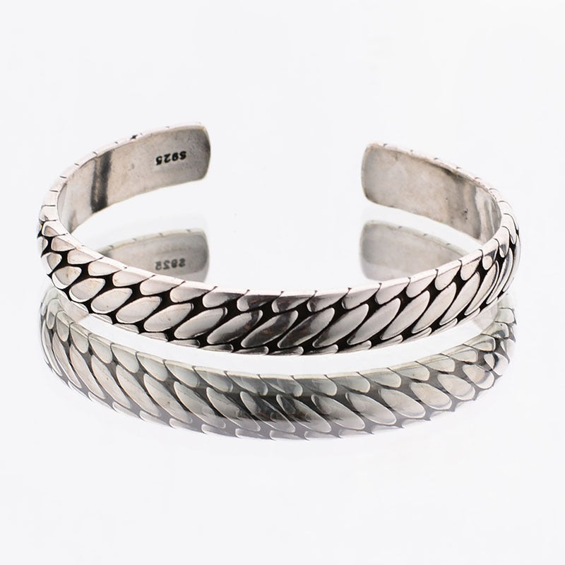Geometric Oval Pattern cuff