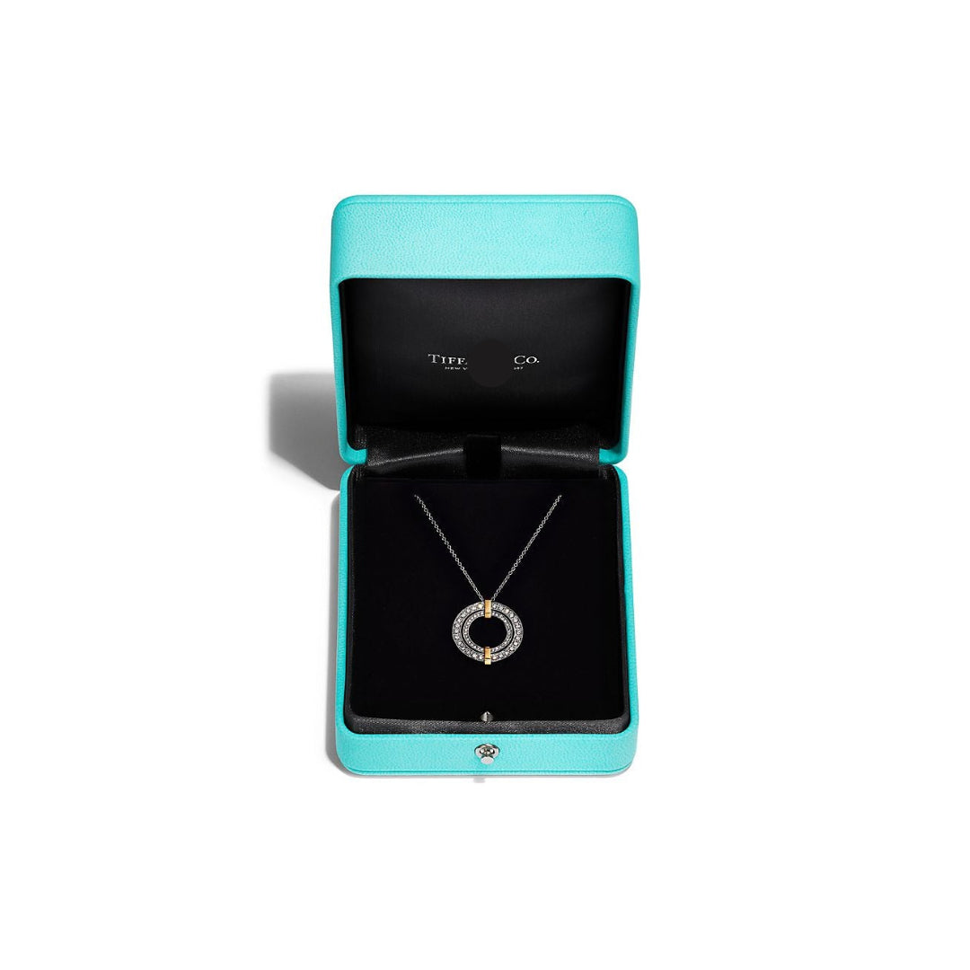 T Edge Circle Diamond Pendant Necklace