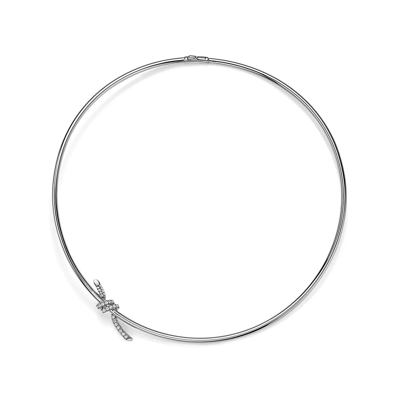 Knot Necklace in White Gold with Diamods