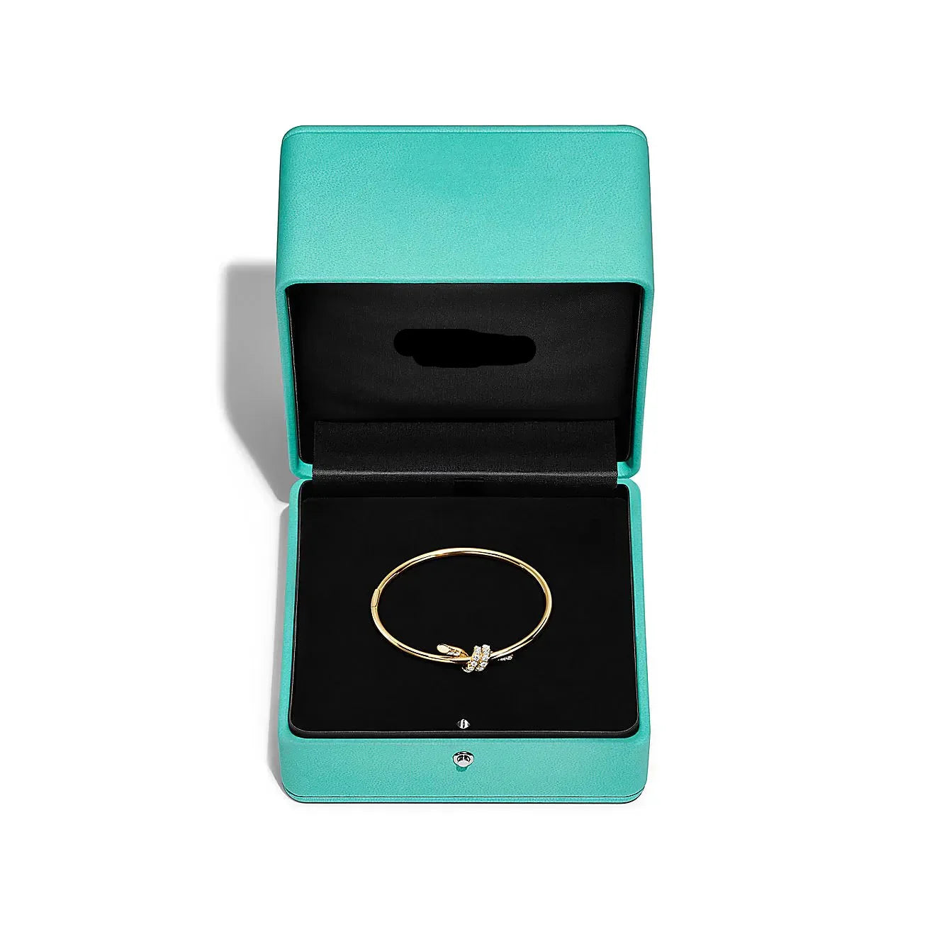 Knot Wire Bangle Refined Yellow Gold with Diamods