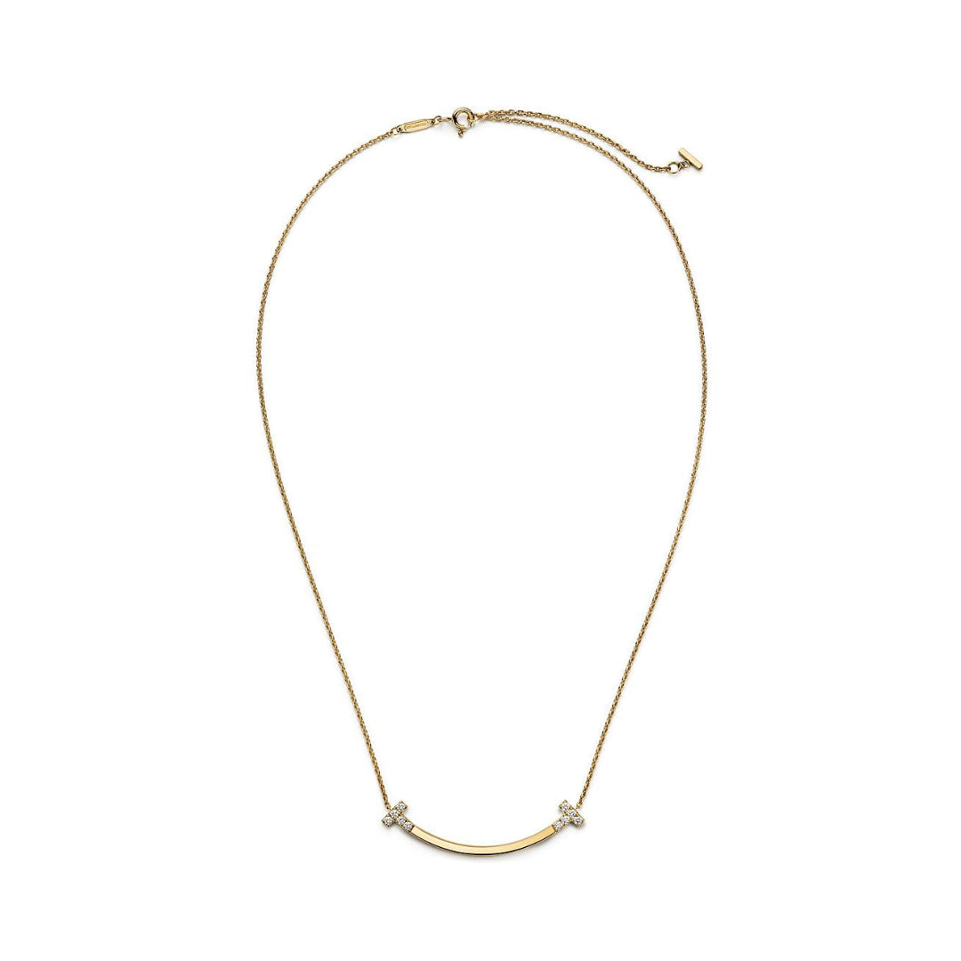 T Smile Medium Necklace in Yellow Gold with Diamonds