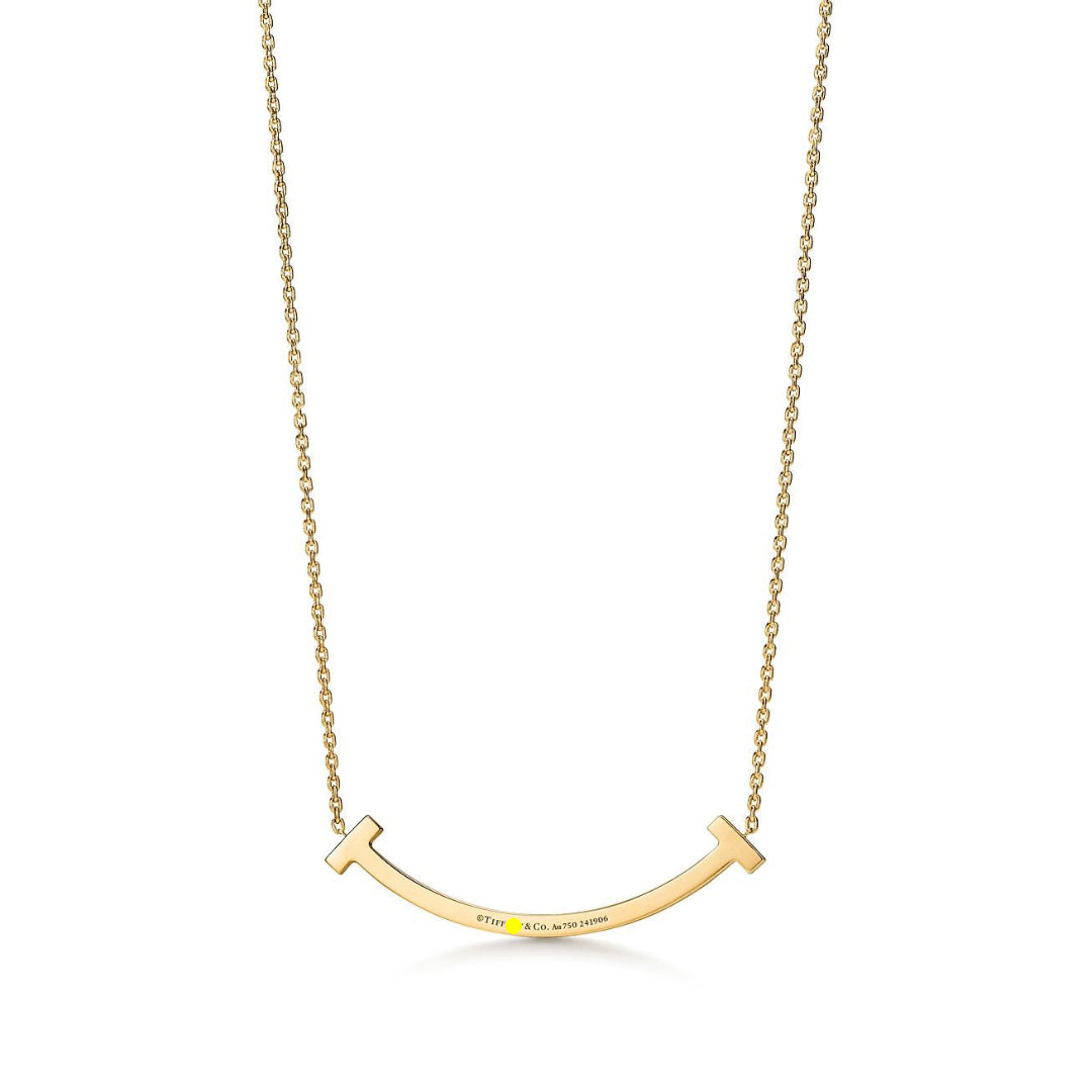 T Smile Medium Necklace in Yellow Gold with Diamonds
