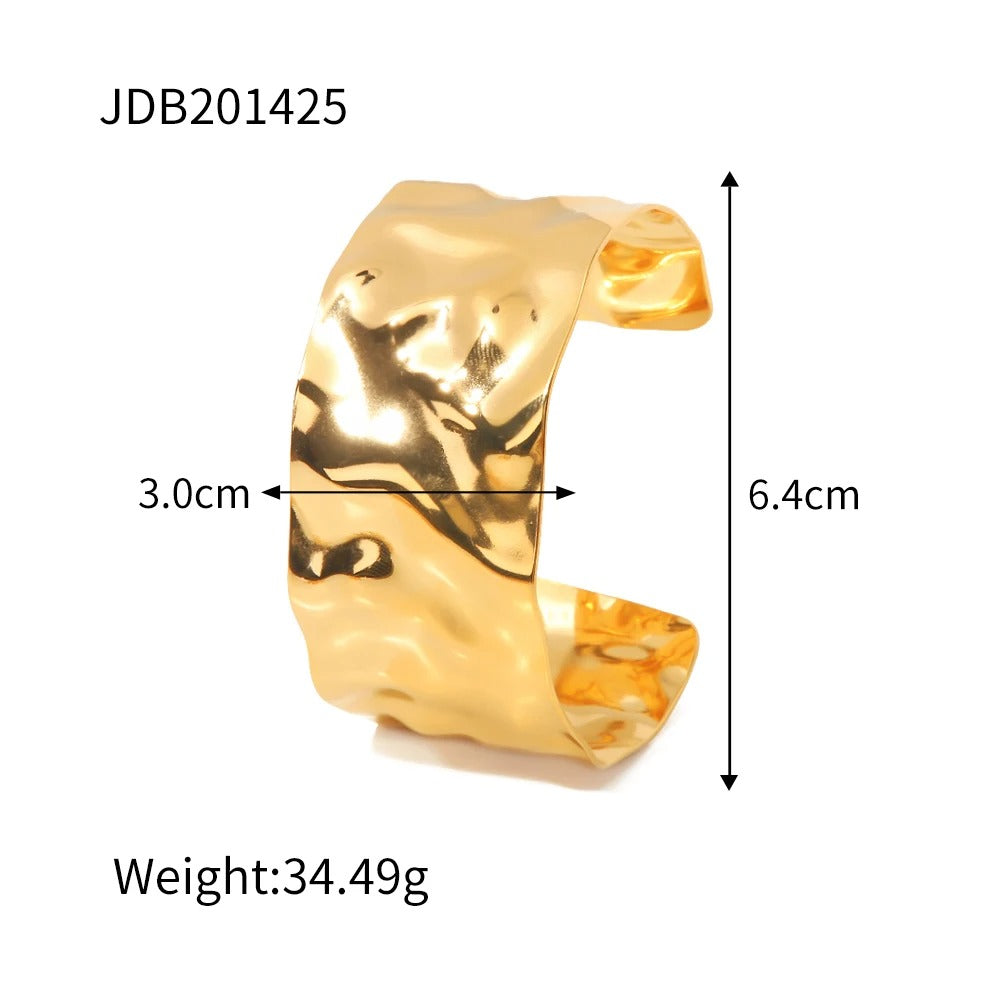Gold-Plated Stainless Steel Bracelet with Exquisite Hammer Pattern