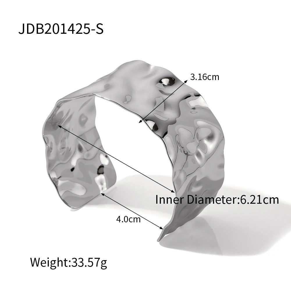 Gold-Plated Stainless Steel Bracelet with Exquisite Hammer Pattern